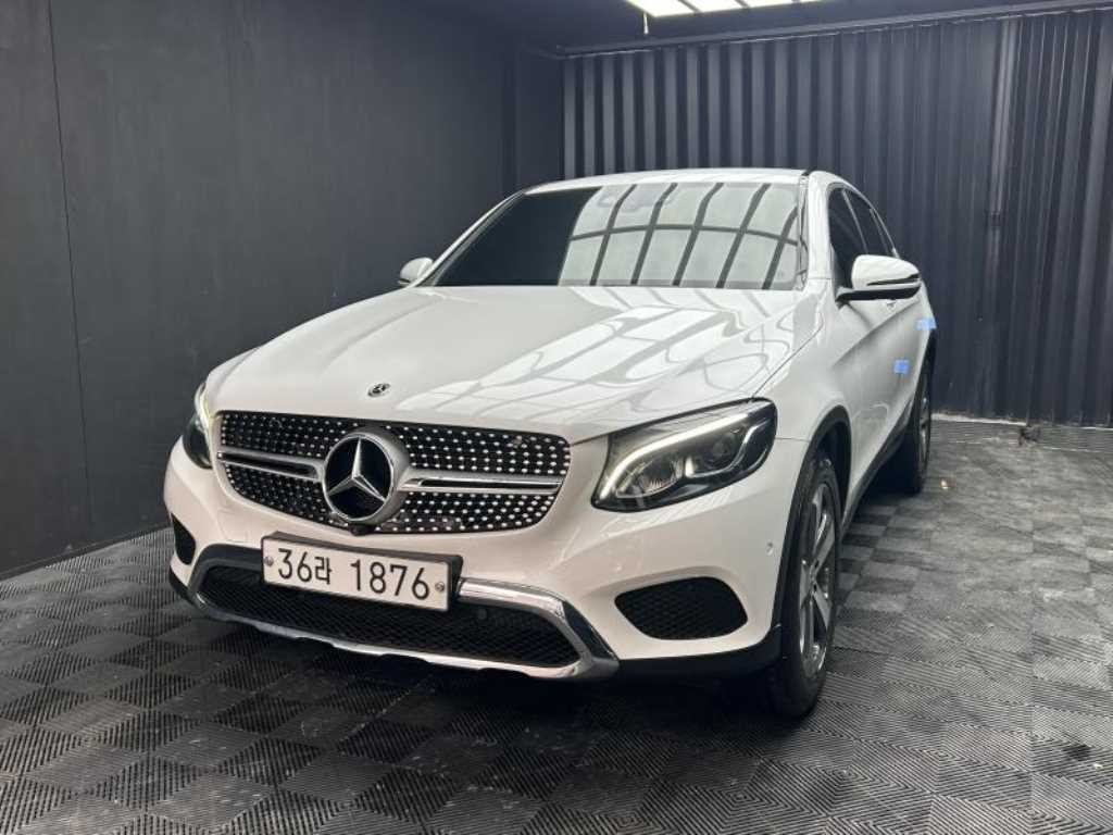 벤츠 GLC 클래스 GLC클래스 X253 GLC 300 4MATIC 쿠페 이미지 3