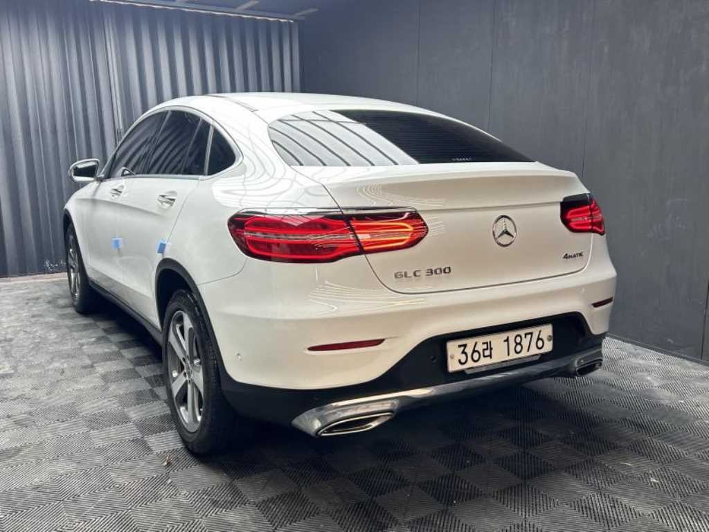벤츠 GLC 클래스 GLC클래스 X253 GLC 300 4MATIC 쿠페 이미지 4