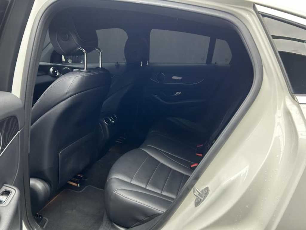 벤츠 GLC 클래스 GLC클래스 X253 GLC 300 4MATIC 쿠페 이미지 7