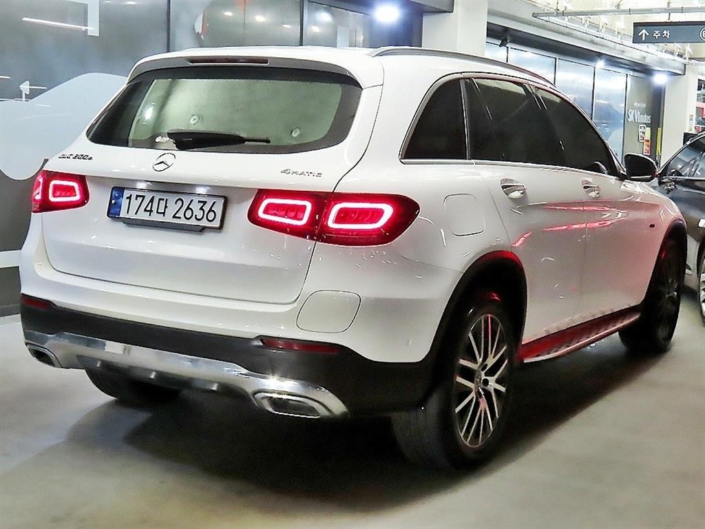 벤츠 GLC 클래스 GLC클래스 X253 GLC 300 e 4MATIC 이미지 4