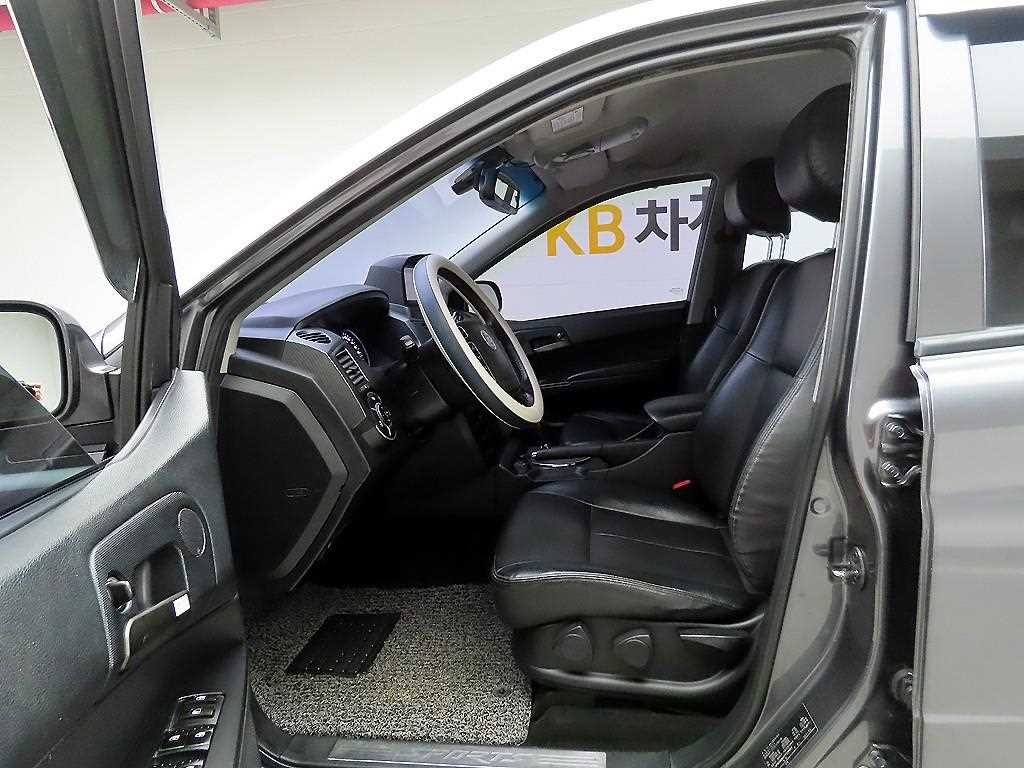 KG모빌리티(쌍용) 코란도 코란도스포츠 디젤 4WD CX7 패션 이미지 14