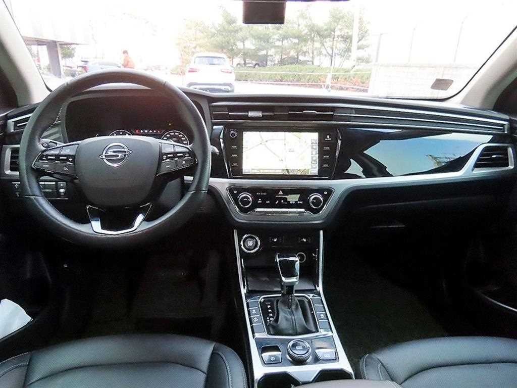 KG모빌리티(쌍용) 코란도 뷰티풀코란도 2WD 가솔린 1.5 C5 이미지 7