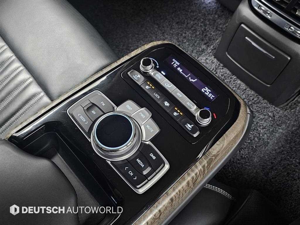 제네시스 G90 3.8 GDI AWD 프리미엄 럭셔리 이미지 16