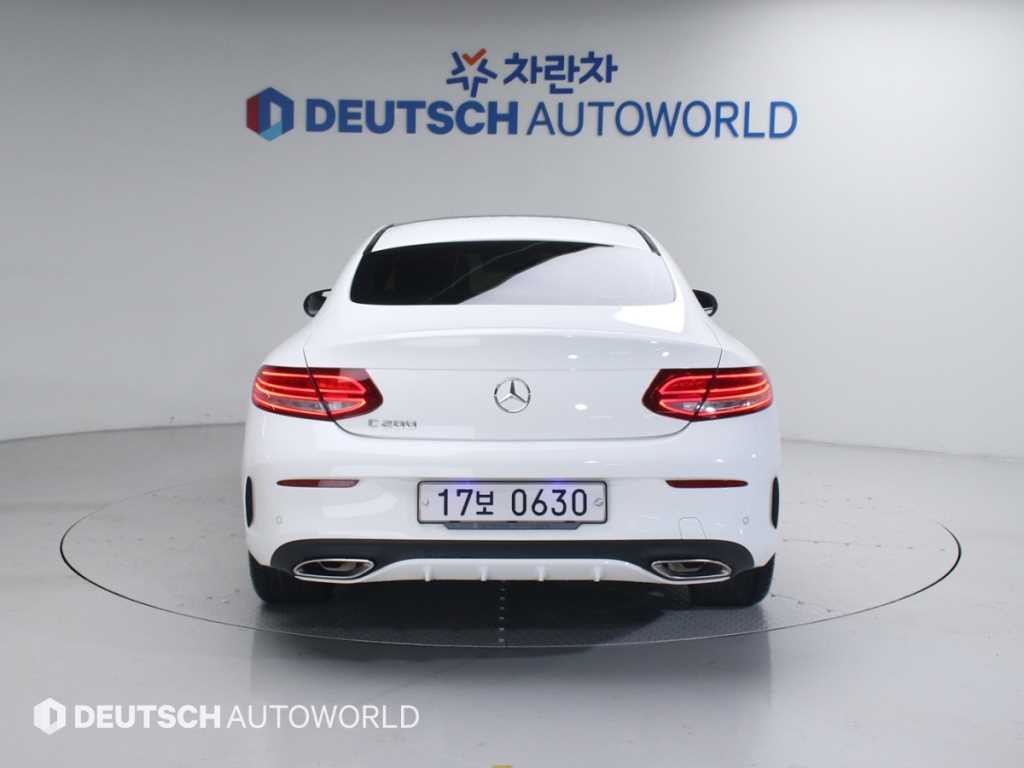 벤츠 C 클래스 C클래스 W205 C200 쿠페 이미지 4