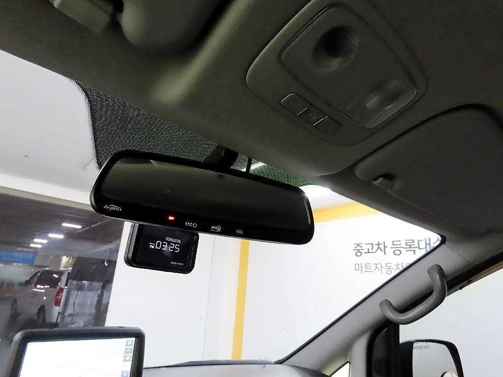 현대 스타렉스 그랜드 스타렉스 12인승 왜건 CVX 럭셔리 이미지 17