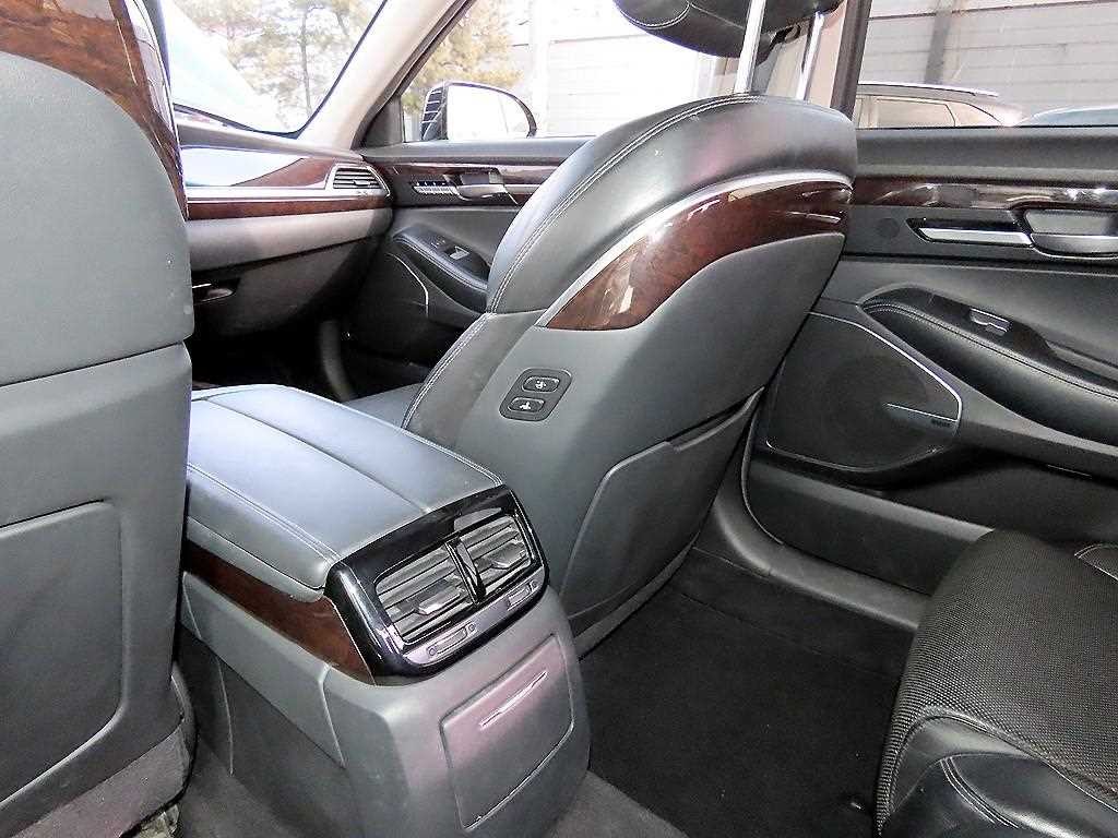 제네시스 EQ900 3.3 T-GDI AWD 프리미엄 럭셔리 이미지 16