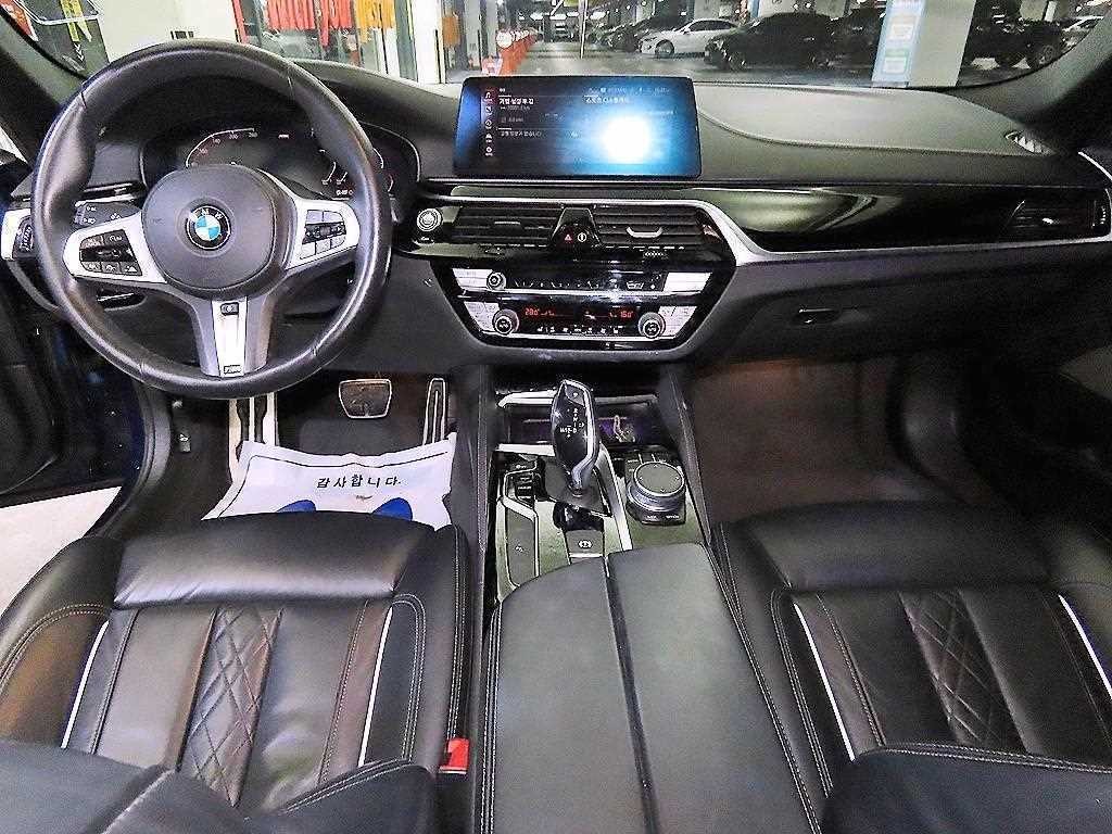 BMW 5시리즈 5시리즈 (G30) 520i M 스포츠 이미지 10