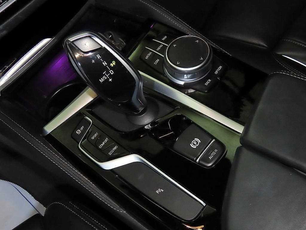BMW 5시리즈 5시리즈 (G30) 520i M 스포츠 이미지 12