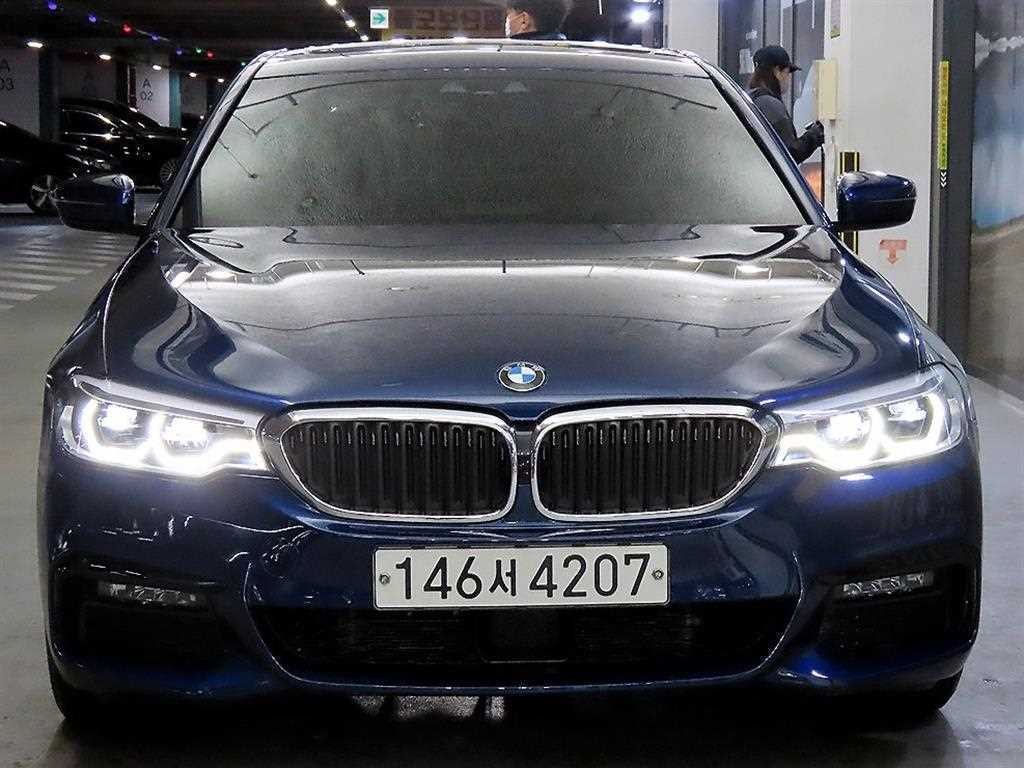 BMW 5시리즈 5시리즈 (G30) 520i M 스포츠 이미지 2