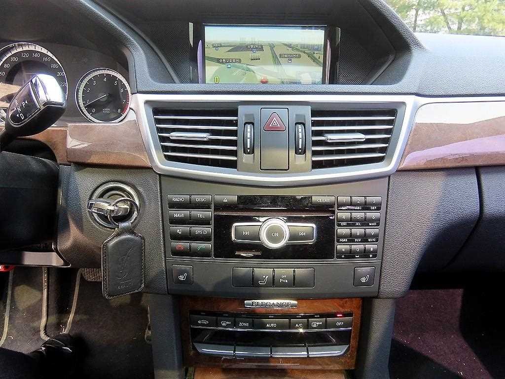 벤츠 E 클래스 E-클래스 W212 E300 엘레강스 이미지 14