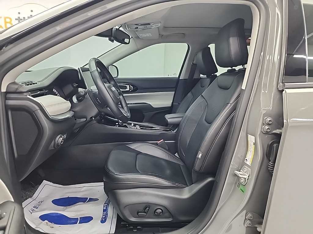지프 컴패스 컴패스 2세대 2.4 AWD 리미티드 이미지 11