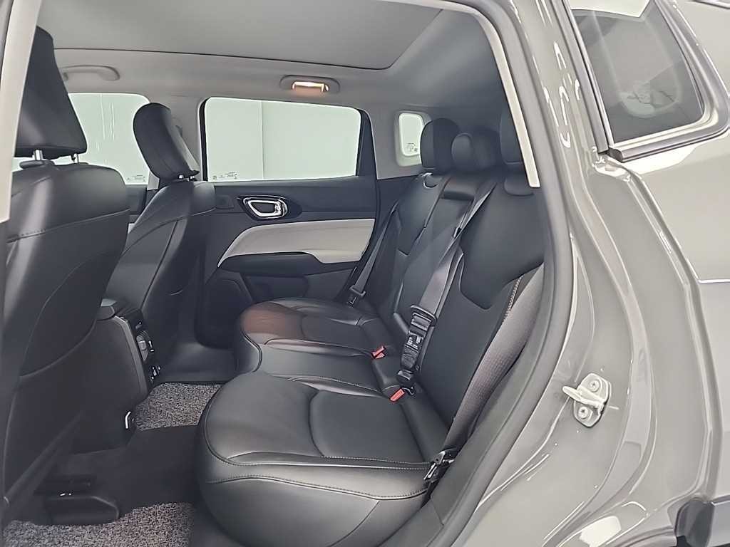 지프 컴패스 컴패스 2세대 2.4 AWD 리미티드 이미지 12