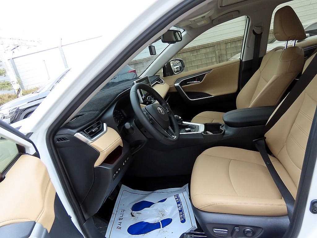 토요타 라브4 RAV4(5세대) 2.5 4WD 하이브리드 LTD 이미지 6