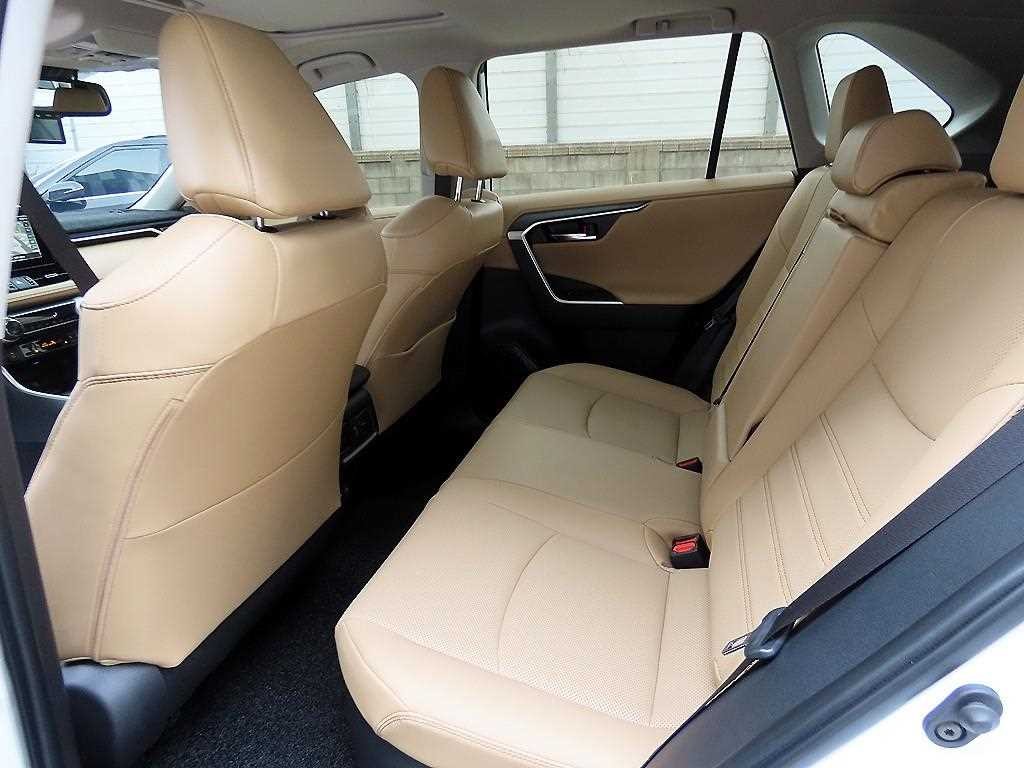 토요타 라브4 RAV4(5세대) 2.5 4WD 하이브리드 LTD 이미지 7