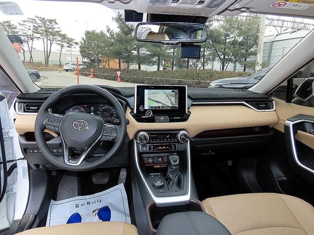 토요타 라브4 RAV4(5세대) 2.5 4WD 하이브리드 LTD 이미지 8