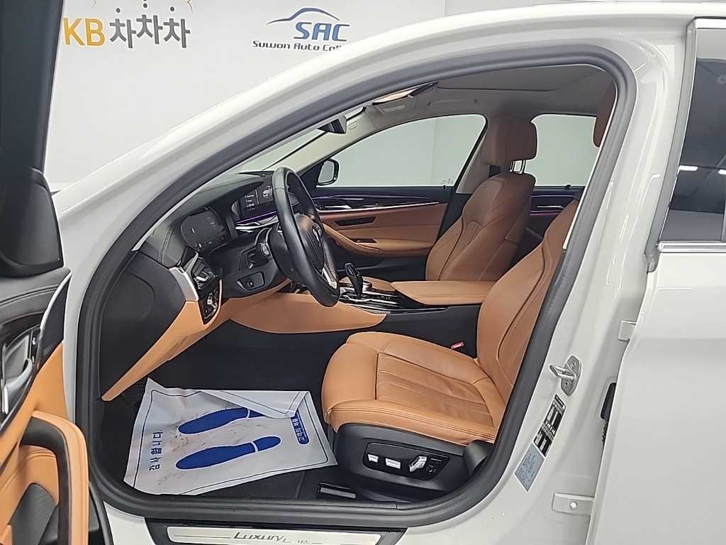 BMW 5시리즈 5시리즈 (G30) 520i 럭셔리 이미지 11