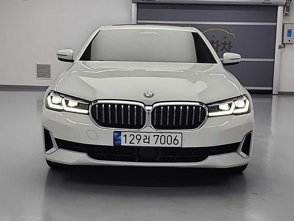 BMW 5시리즈 5시리즈 (G30) 520i 럭셔리 이미지 2