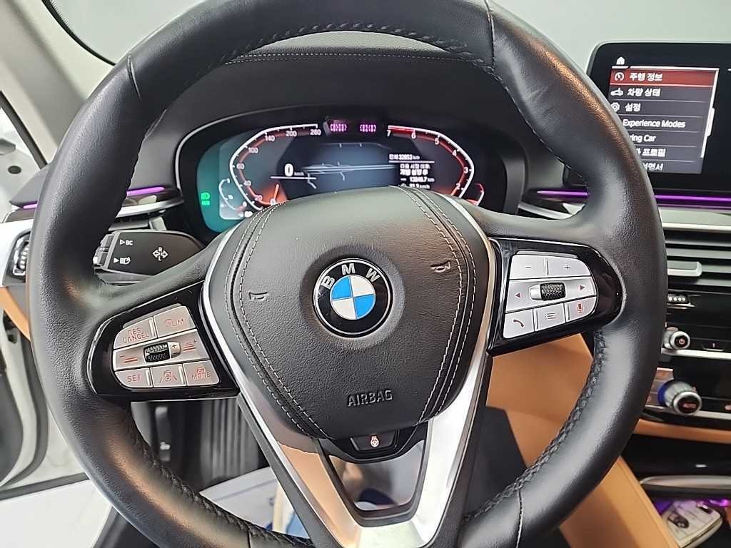 BMW 5시리즈 5시리즈 (G30) 520i 럭셔리 이미지 9