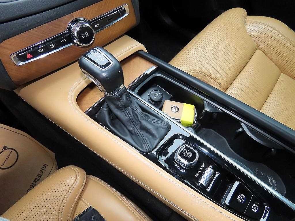 볼보 XC90 XC90 2세대 2.0 T6 AWD 인스크립션 이미지 11