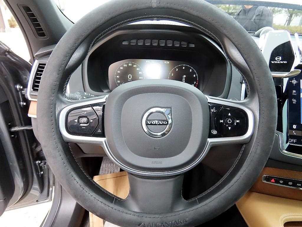 볼보 XC90 XC90 2세대 2.0 T6 AWD 인스크립션 이미지 8