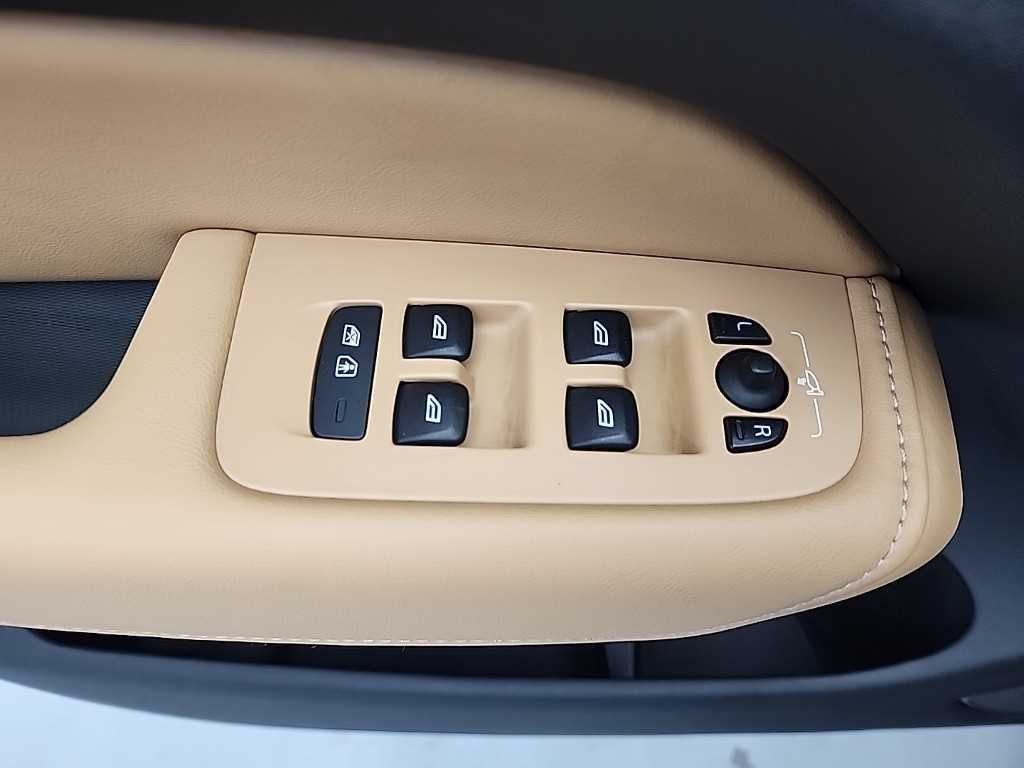 볼보 XC60 XC60(2세대) D5 AWD 인스크립션 이미지 17