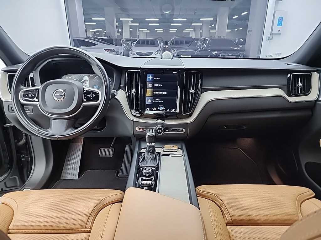 볼보 XC60 XC60(2세대) D5 AWD 인스크립션 이미지 8