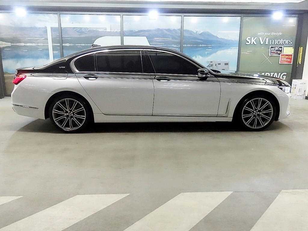 BMW 7시리즈 7시리즈 (G11) M760Li xDrive 엑설런스 이미지 3