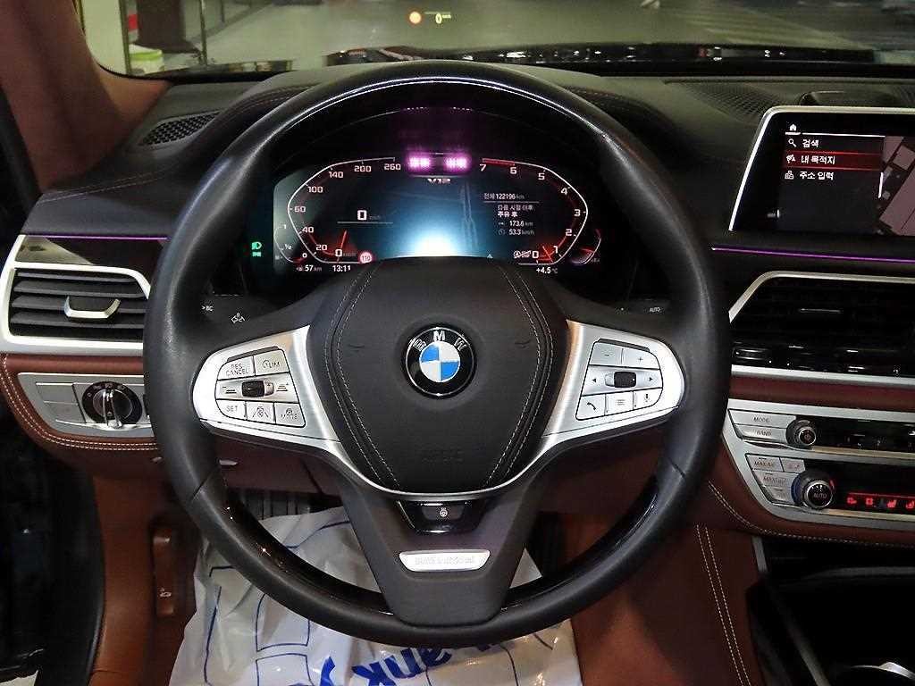 BMW 7시리즈 7시리즈 (G11) M760Li xDrive 엑설런스 이미지 8