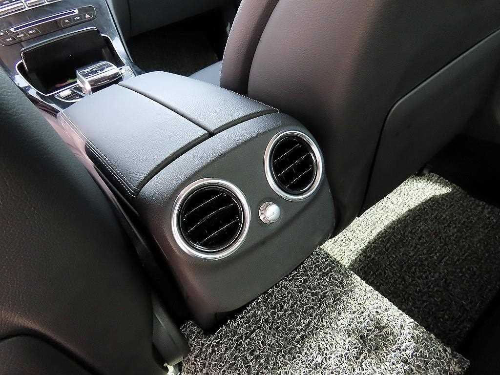 벤츠 C 클래스 C클래스 W205 C220 d 아방가르드 이미지 17