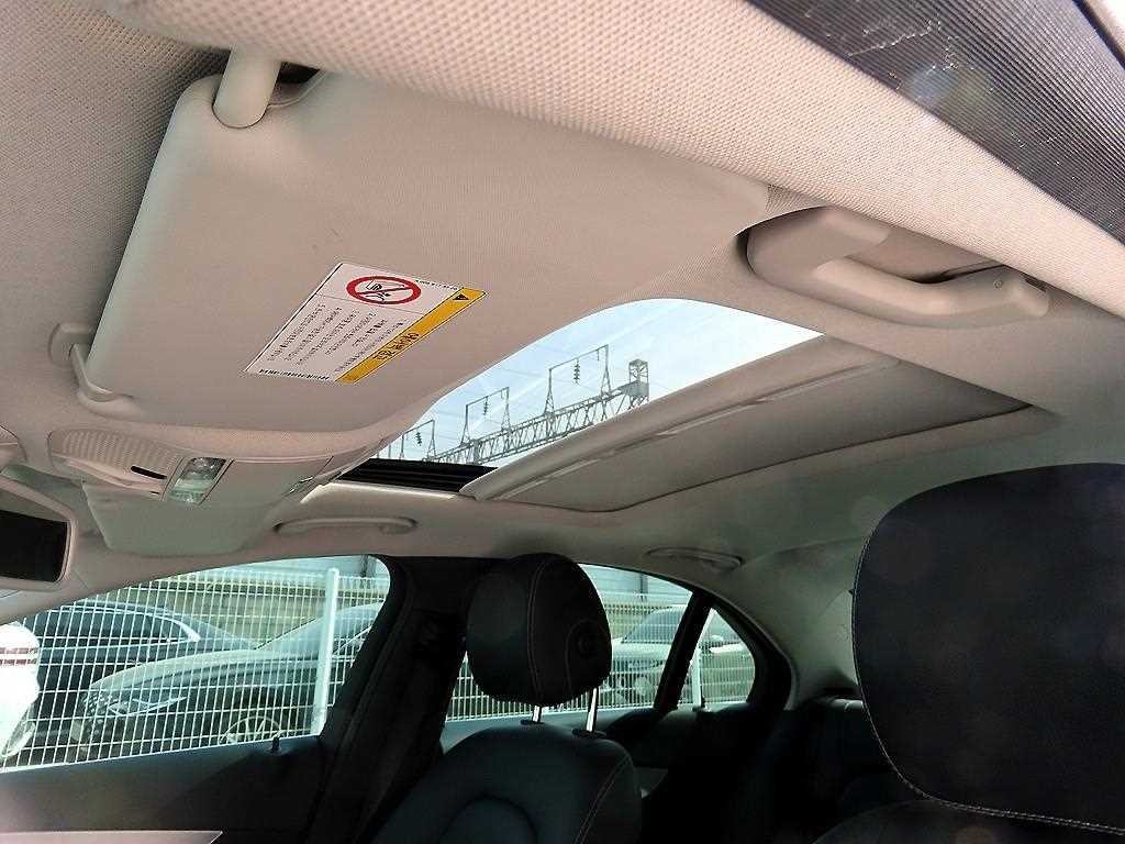 벤츠 C 클래스 C클래스 W205 C220 d 아방가르드 이미지 18