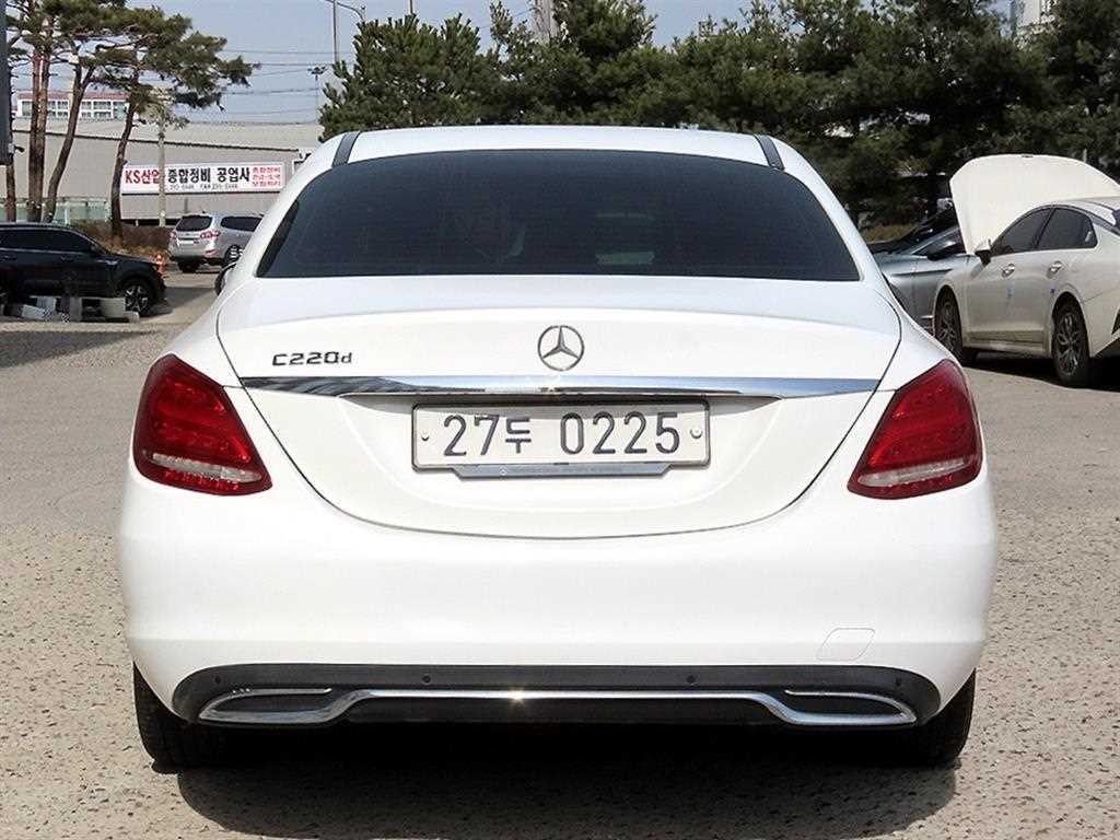 벤츠 C 클래스 C클래스 W205 C220 d 아방가르드 이미지 4