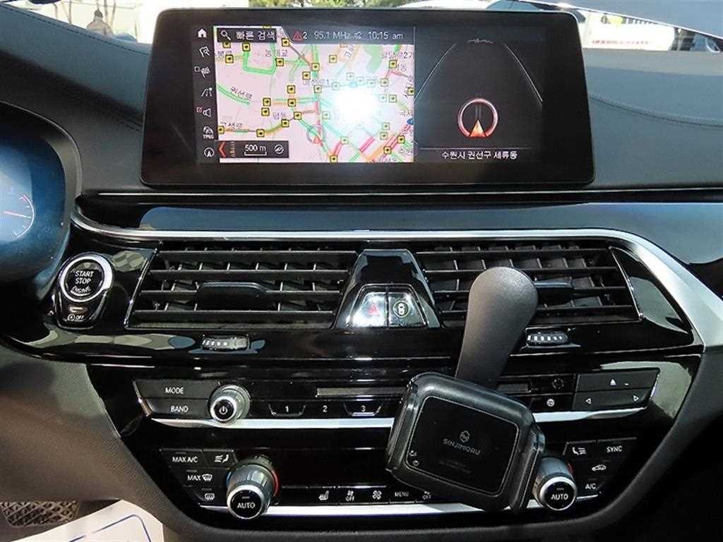 BMW 5시리즈 5시리즈 (G30) 520i 럭셔리 이미지 12