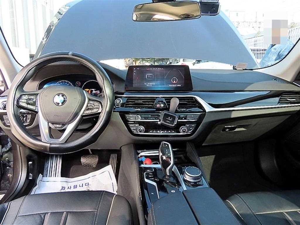 BMW 5시리즈 5시리즈 (G30) 520i 럭셔리 이미지 7