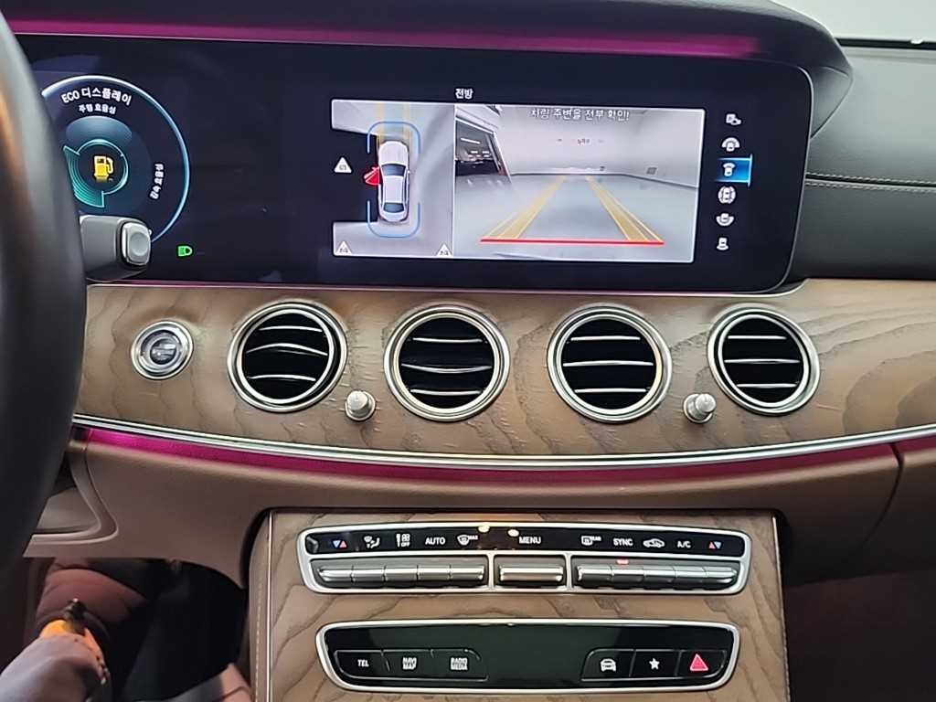 벤츠 E 클래스 E-클래스 W213 E220d 4MATIC 익스클루시브 이미지 10
