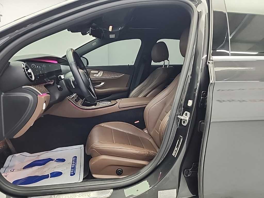 벤츠 E 클래스 E-클래스 W213 E220d 4MATIC 익스클루시브 이미지 11