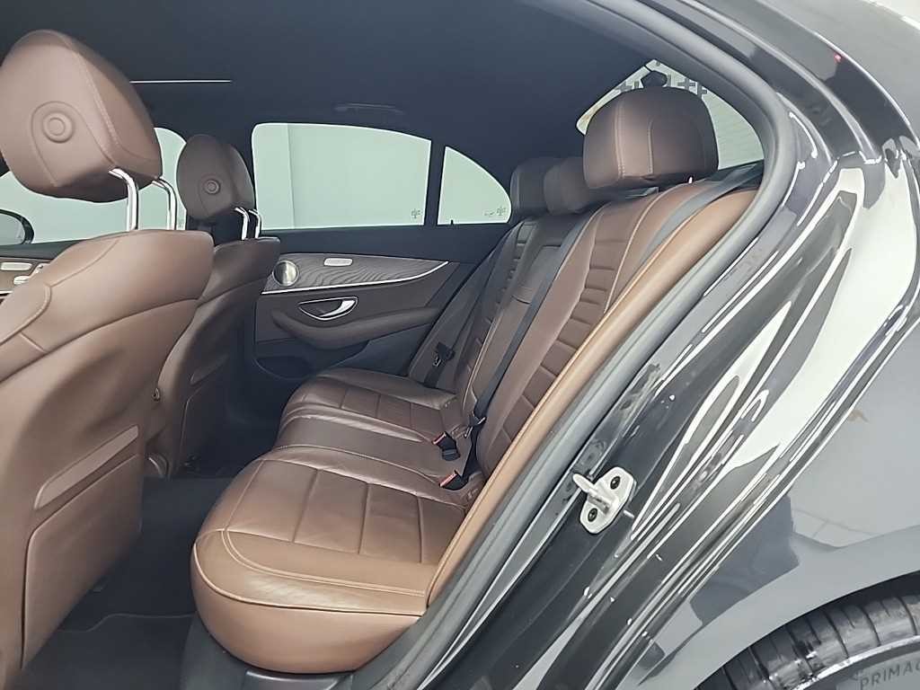 벤츠 E 클래스 E-클래스 W213 E220d 4MATIC 익스클루시브 이미지 12