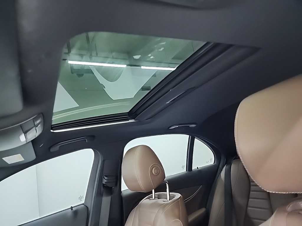 벤츠 E 클래스 E-클래스 W213 E220d 4MATIC 익스클루시브 이미지 15