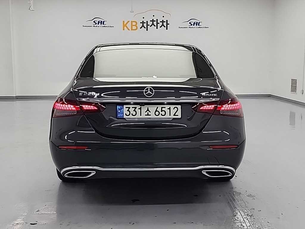 벤츠 E 클래스 E-클래스 W213 E220d 4MATIC 익스클루시브 이미지 3