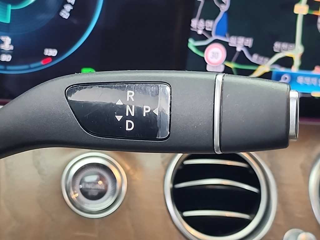 벤츠 E 클래스 E-클래스 W213 E220d 4MATIC 익스클루시브 이미지 8