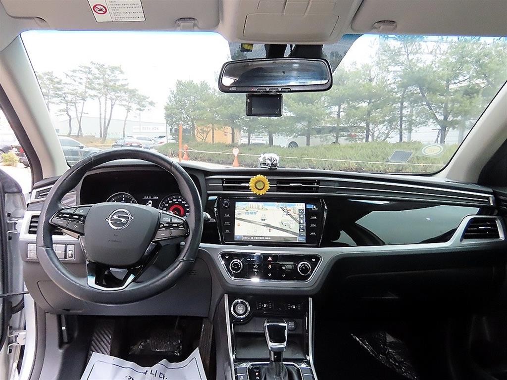 KG모빌리티(쌍용) 코란도 뷰티풀코란도 2WD 디젤 1.6 C5 플러스 이미지 7