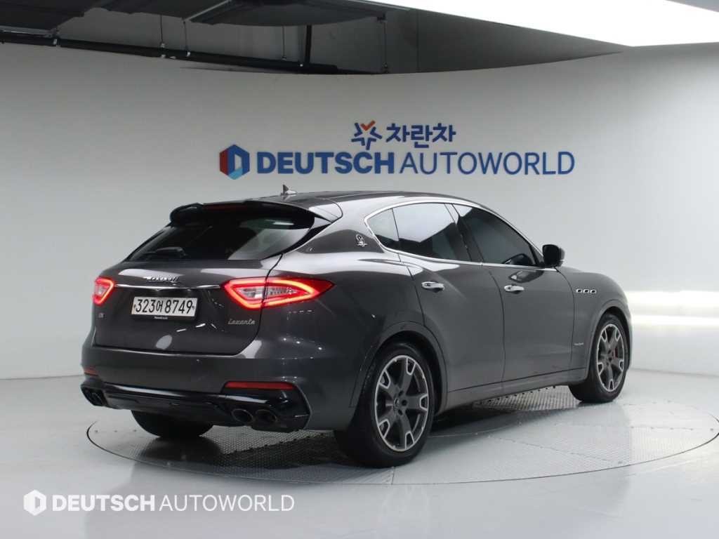 마세라티 르반떼 3.0  AWD 그란 스포츠 이미지 2