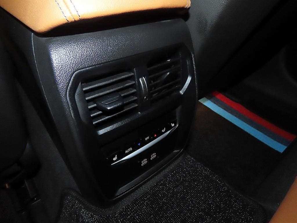 BMW i4 M50 프로 이미지 16