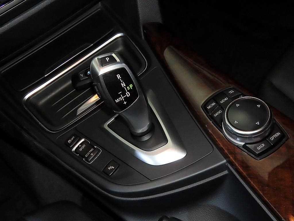 BMW 3시리즈 3시리즈 (F30) 320d 이미지 12
