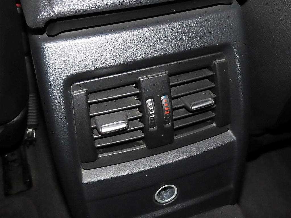 BMW 3시리즈 3시리즈 (F30) 320d 이미지 13
