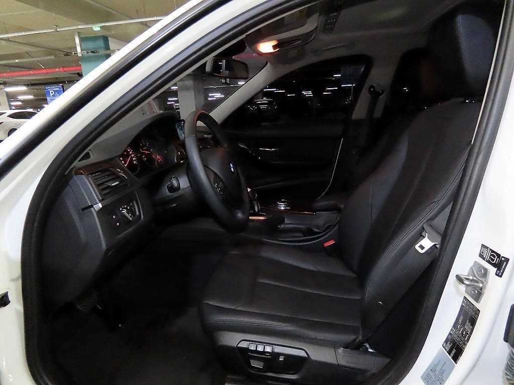 BMW 3시리즈 3시리즈 (F30) 320d 이미지 6