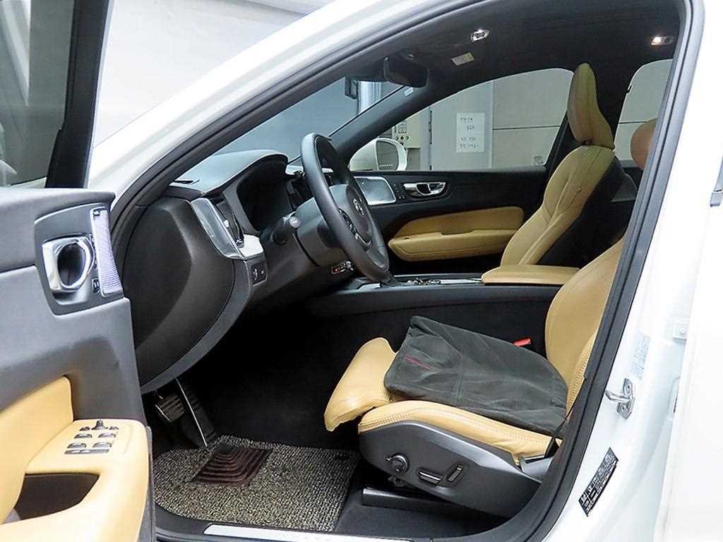 볼보 XC60 XC60(2세대) T6 AWD 인스크립션 이미지 5