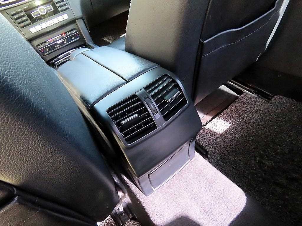 벤츠 E 클래스 E-클래스 W212 E250 블루텍 4MATIC 아방가르드 이미지 15