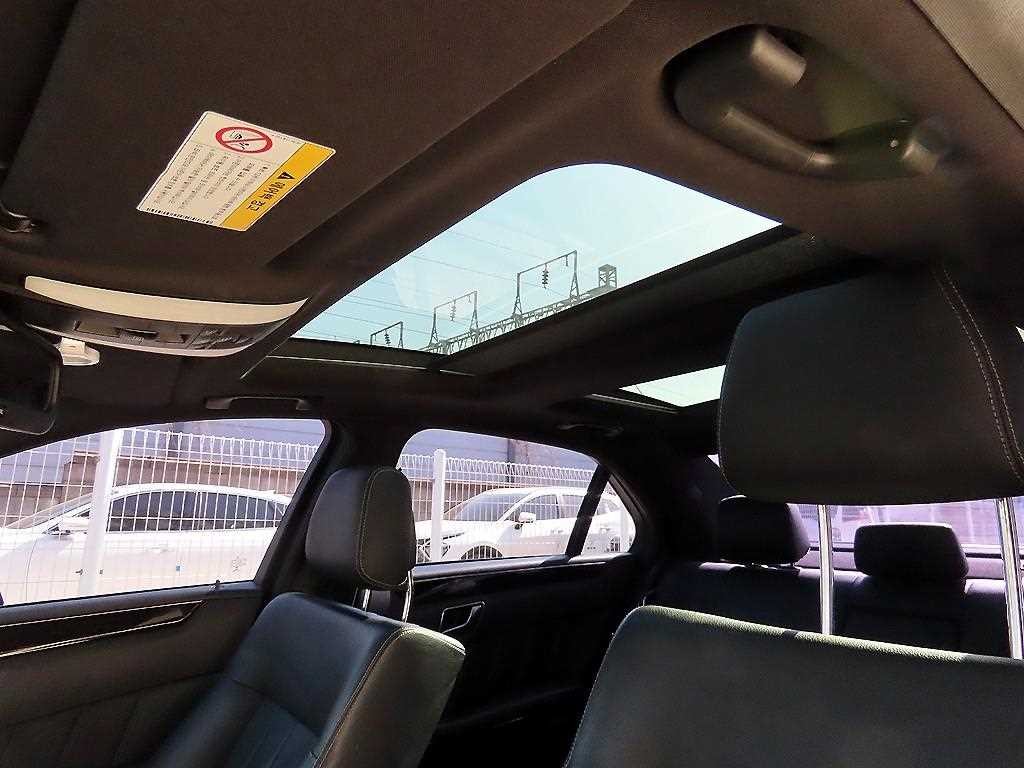 벤츠 E 클래스 E-클래스 W212 E250 블루텍 4MATIC 아방가르드 이미지 17