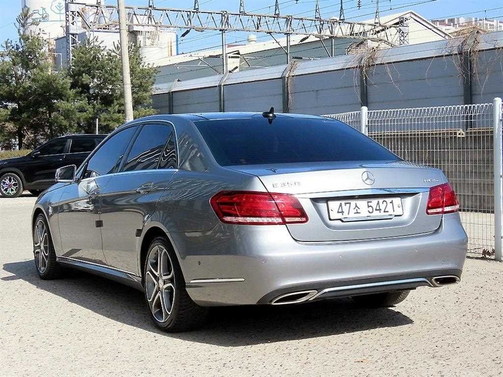 벤츠 E 클래스 E-클래스 W212 E250 블루텍 4MATIC 아방가르드 이미지 3