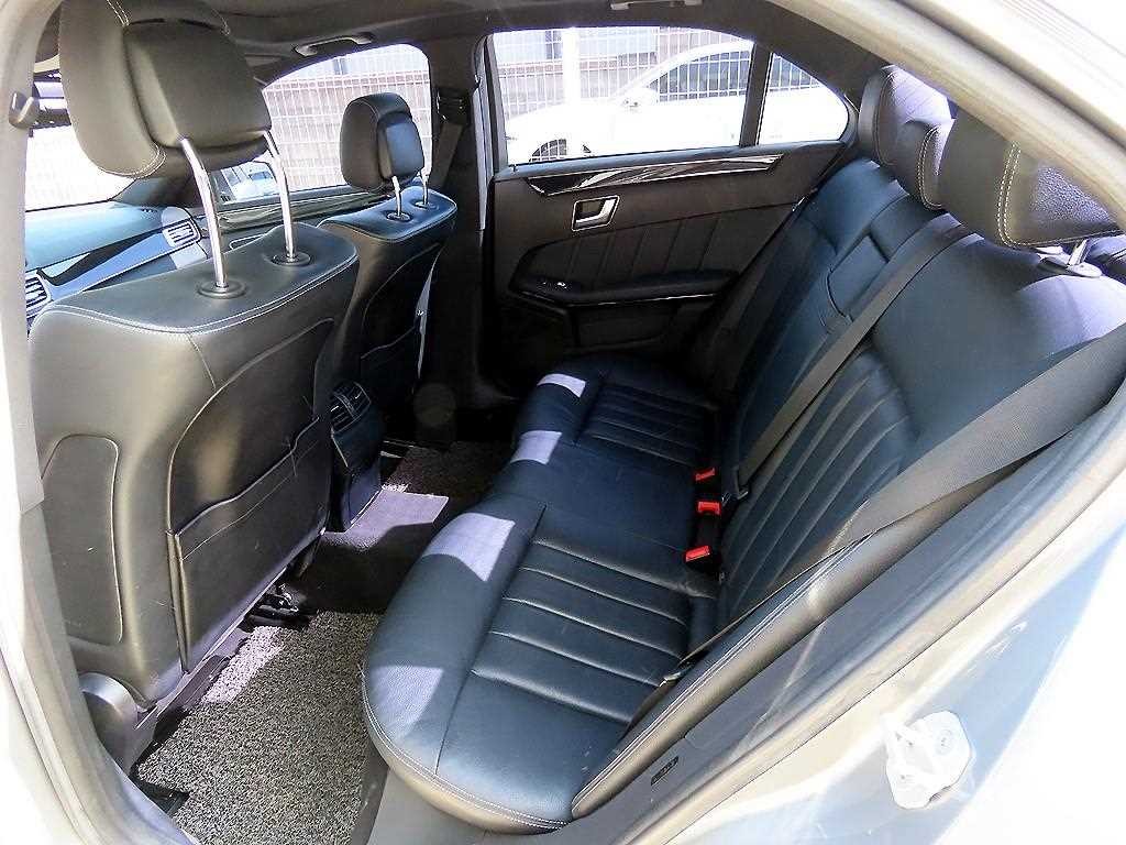 벤츠 E 클래스 E-클래스 W212 E250 블루텍 4MATIC 아방가르드 이미지 6